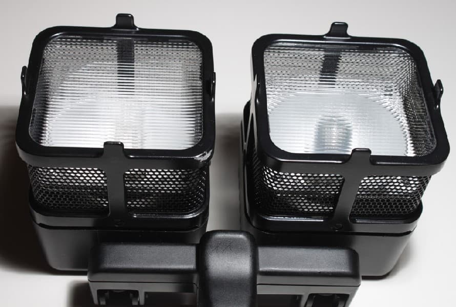 ماستر باتش الأسود يُستخدم بشكل شائع في الأجزاء الخارجية للسيارات.