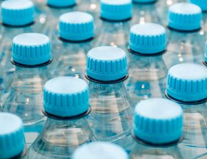 Trimming ensures that the bottle will have a homogeneous structure and be defect-free