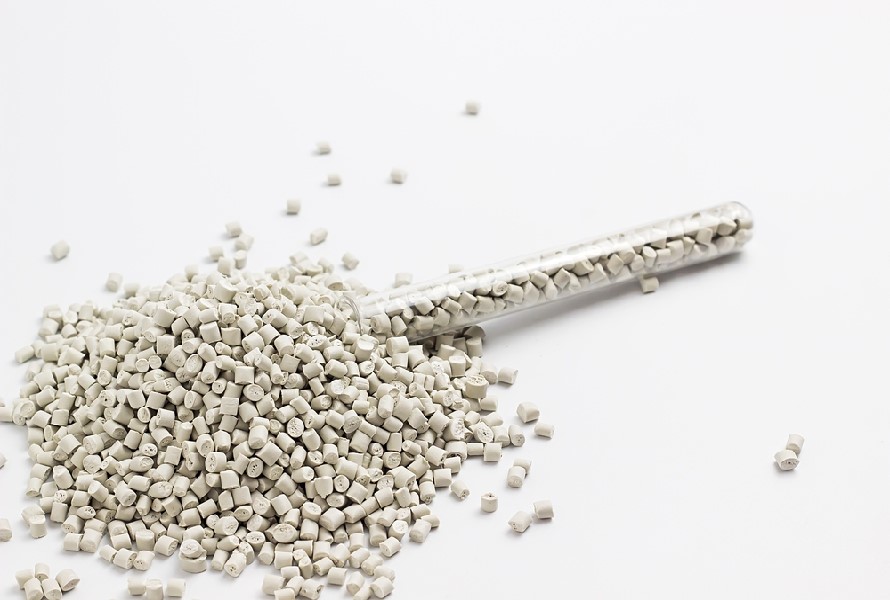 حبيبات البولي إيثيلين منخفض الكثافة