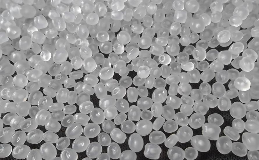 PP plastic, as the second most widely used blow molding raw material, is known for its flexibility, toughness, and durability