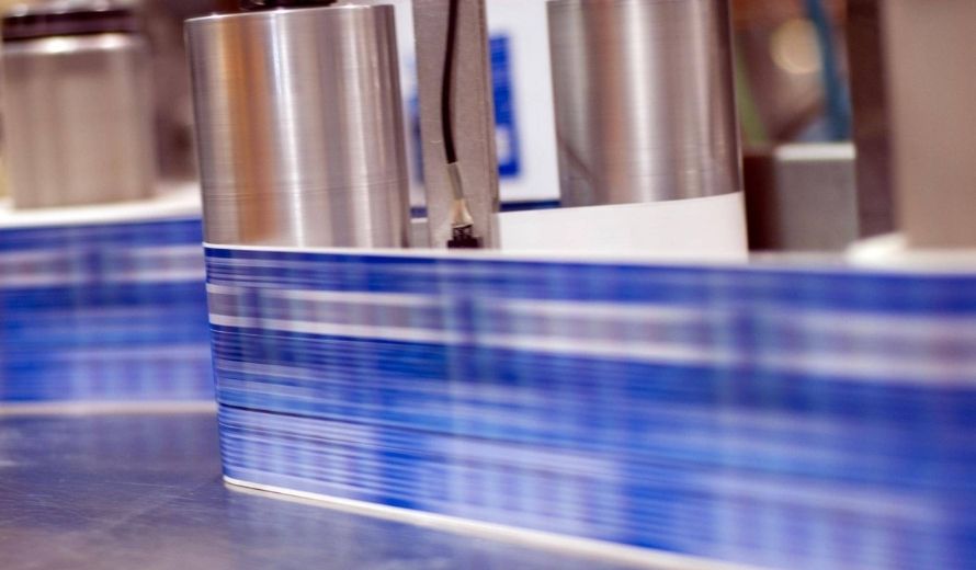 يمكن أن يؤدي انخفاض طاقة السطح في البولي إيثيلين إلى ضعف التصاق الحبر، مما يؤدي إلى التلطيخ أو التقشير إذا لم يتم التعامل معه بشكل صحيح