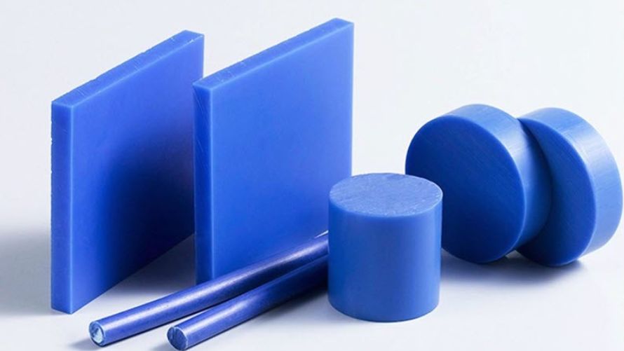 Fire retardant plastic materials