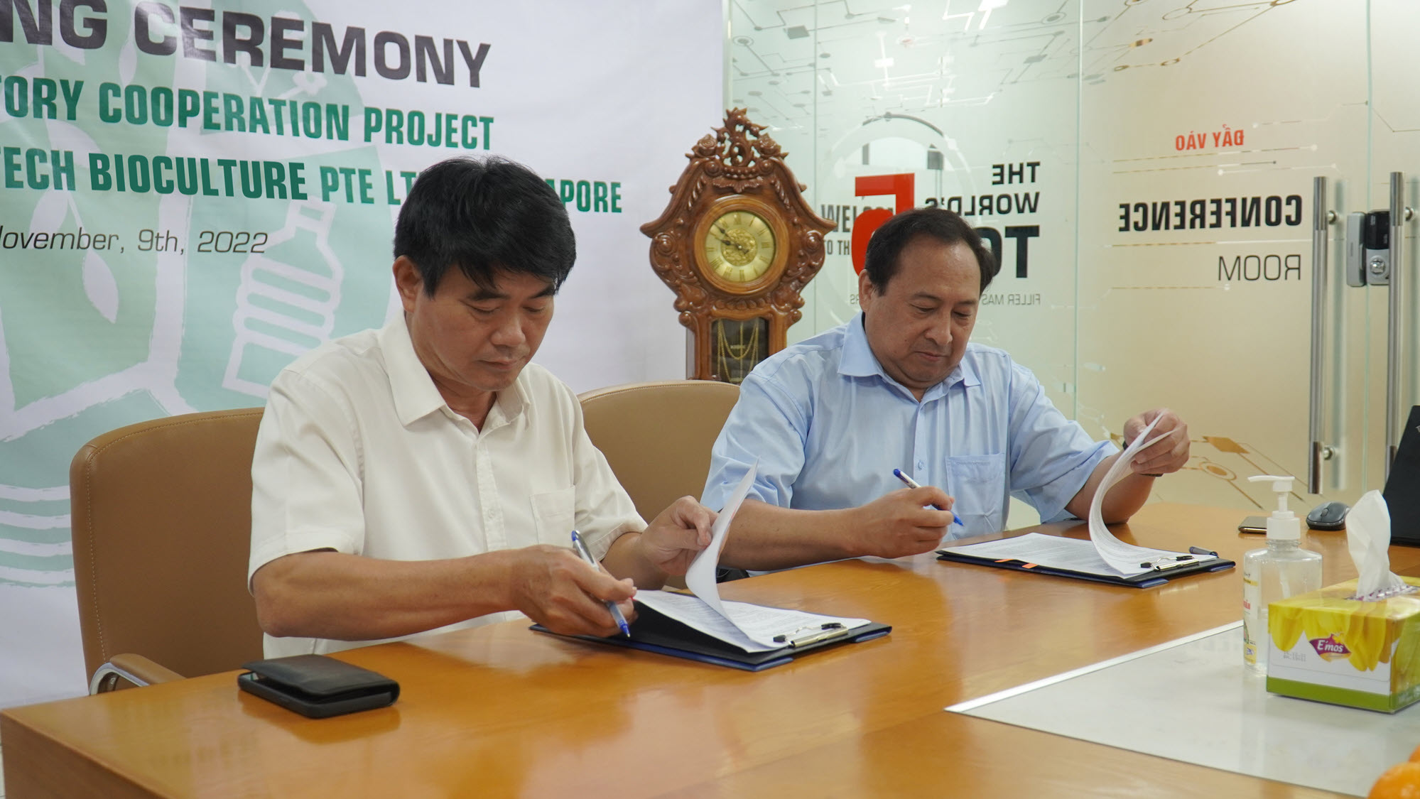 Two parties are signing the contract