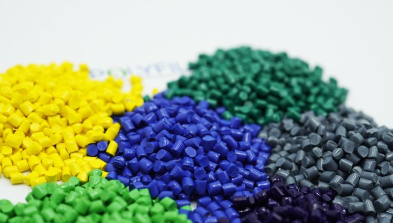 Color masterbatch usually costs between $0.5 and $18 per kilogram.